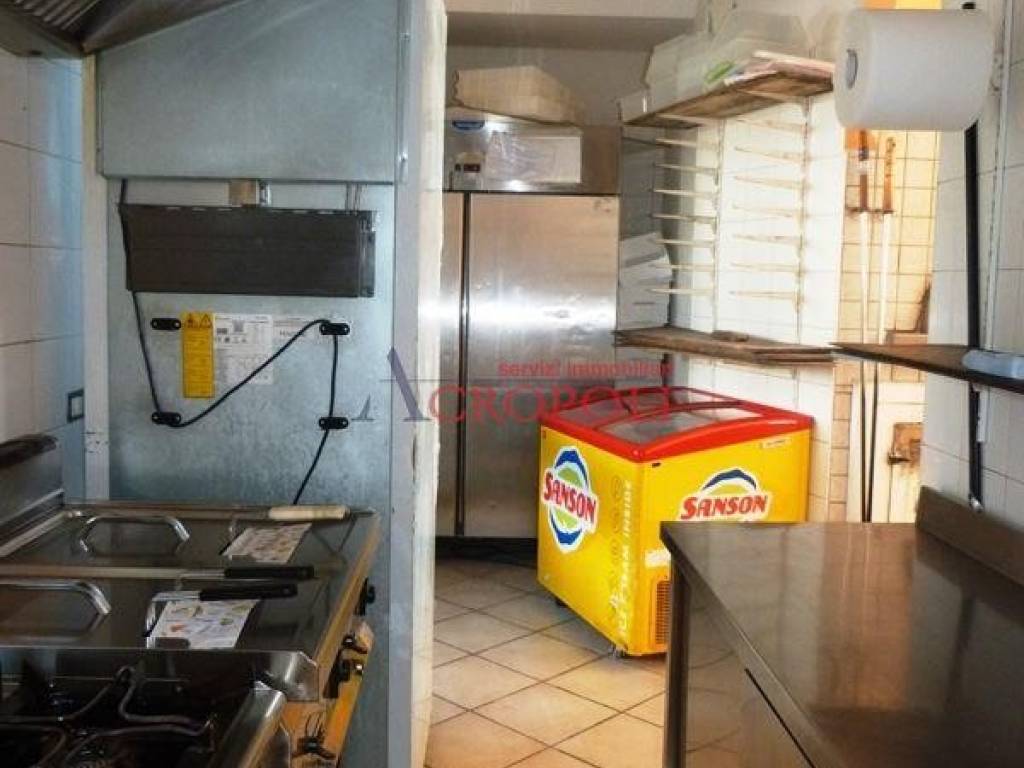 negozio in vendita ad Anguillara Sabazia