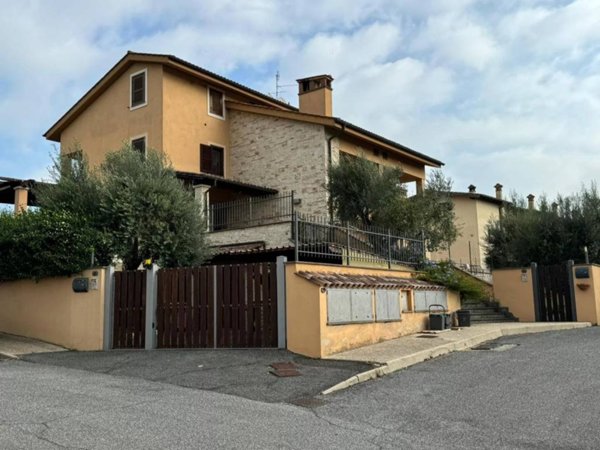 appartamento in vendita ad Anguillara Sabazia