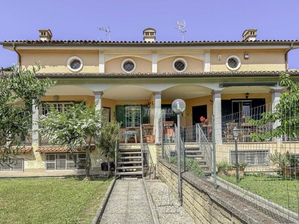 casa indipendente in vendita ad Anguillara Sabazia