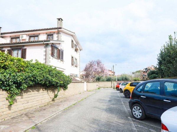 appartamento in vendita ad Anguillara Sabazia