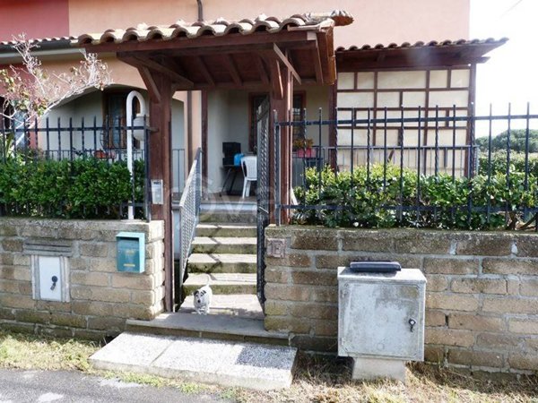 casa indipendente in vendita ad Anguillara Sabazia