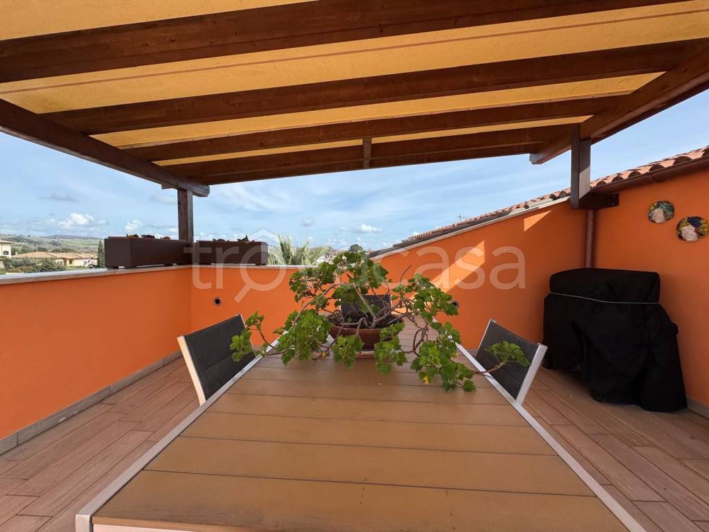 appartamento in vendita ad Anguillara Sabazia