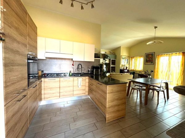 appartamento in vendita ad Anguillara Sabazia