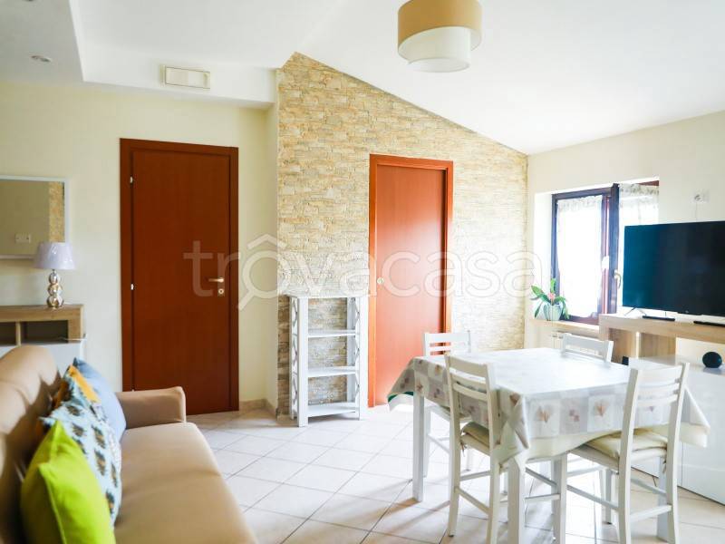 appartamento in vendita ad Anguillara Sabazia