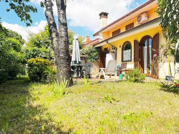 casa indipendente in vendita ad Anguillara Sabazia