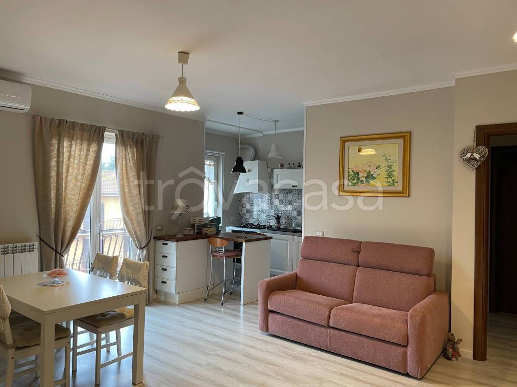 appartamento in vendita ad Anguillara Sabazia