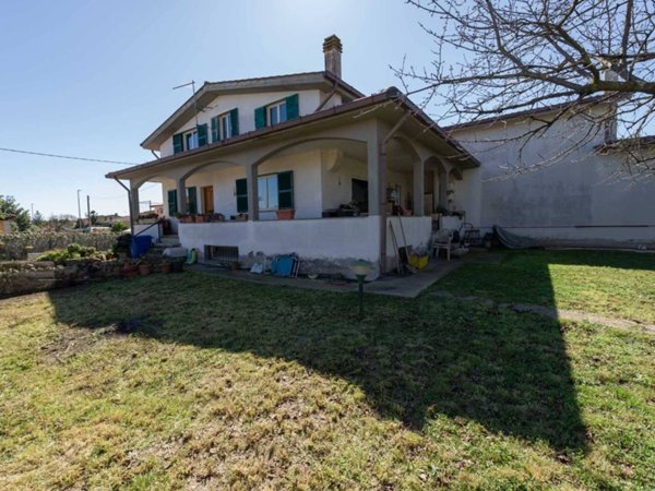 casa indipendente in vendita ad Anguillara Sabazia