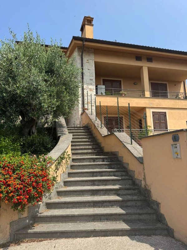appartamento in vendita ad Anguillara Sabazia