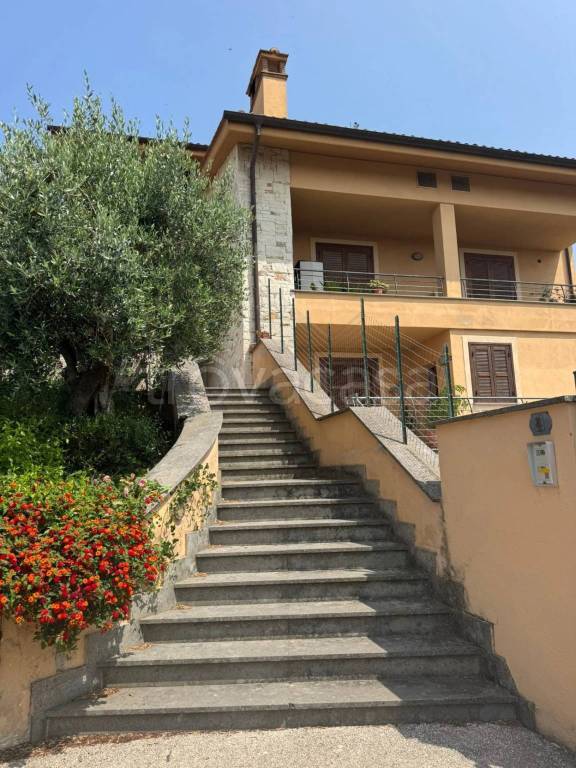 appartamento in vendita ad Anguillara Sabazia