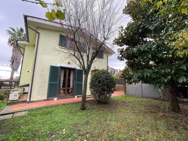 casa indipendente in vendita ad Anguillara Sabazia