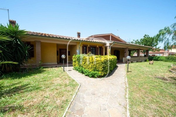 casa indipendente in vendita ad Anguillara Sabazia