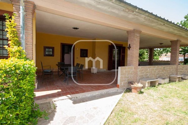 casa indipendente in vendita ad Anguillara Sabazia