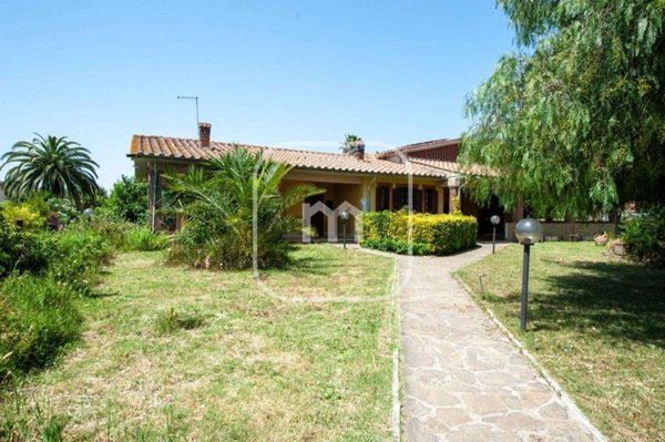 casa indipendente in vendita ad Anguillara Sabazia