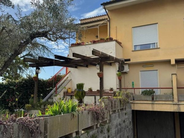 appartamento in vendita ad Anguillara Sabazia