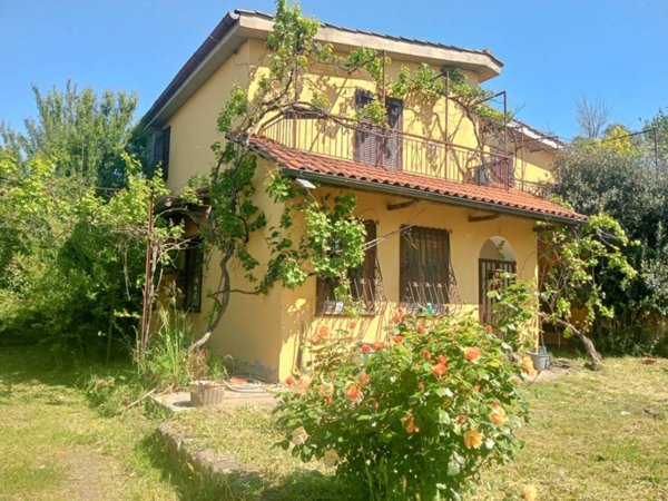 casa indipendente in vendita ad Anguillara Sabazia