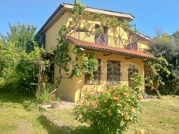 casa indipendente in vendita ad Anguillara Sabazia