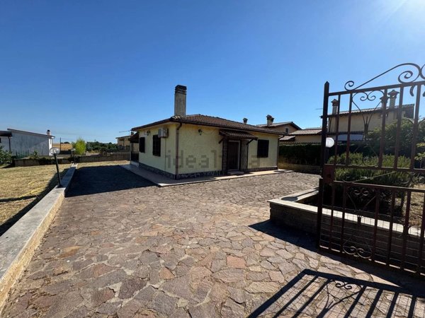 casa indipendente in vendita ad Anguillara Sabazia