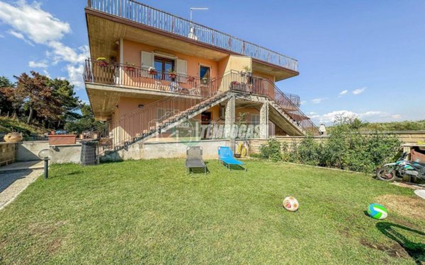 appartamento in vendita ad Anguillara Sabazia