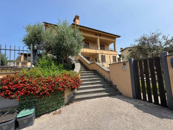 appartamento in vendita ad Anguillara Sabazia