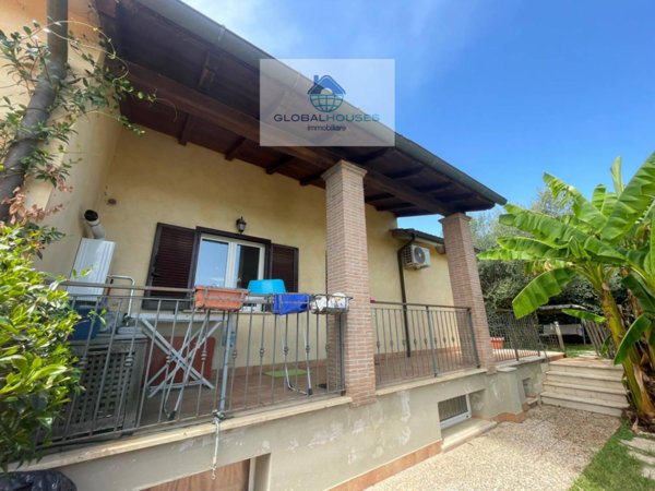 casa indipendente in vendita ad Anguillara Sabazia