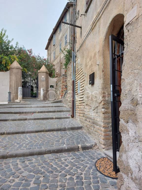 appartamento in vendita ad Anguillara Sabazia