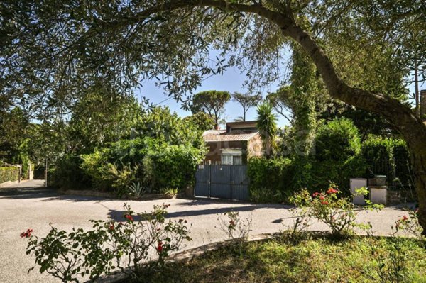 casa indipendente in vendita ad Anguillara Sabazia