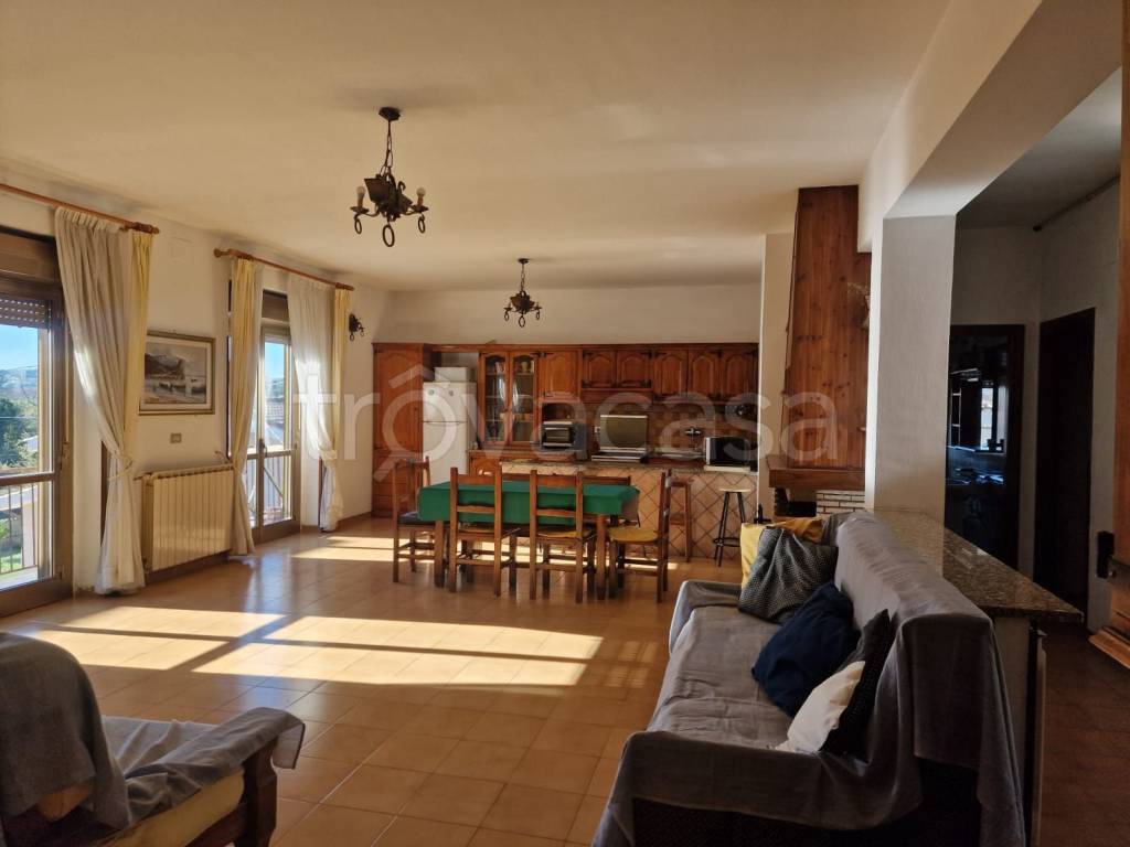 appartamento in vendita ad Anguillara Sabazia