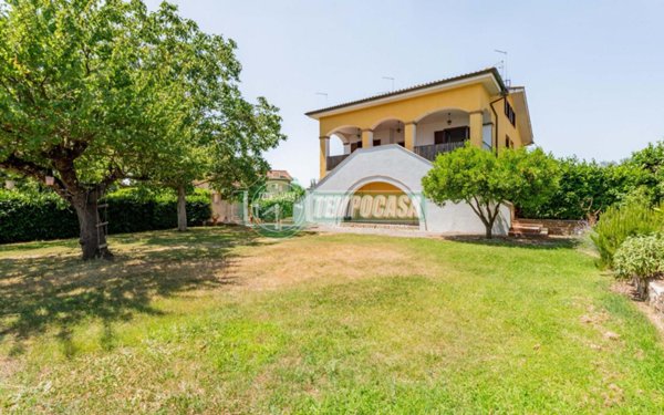 casa indipendente in vendita ad Anguillara Sabazia