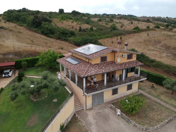 casa indipendente in vendita ad Anguillara Sabazia
