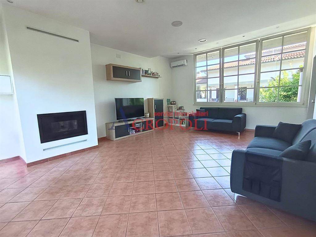 casa indipendente in vendita ad Anguillara Sabazia