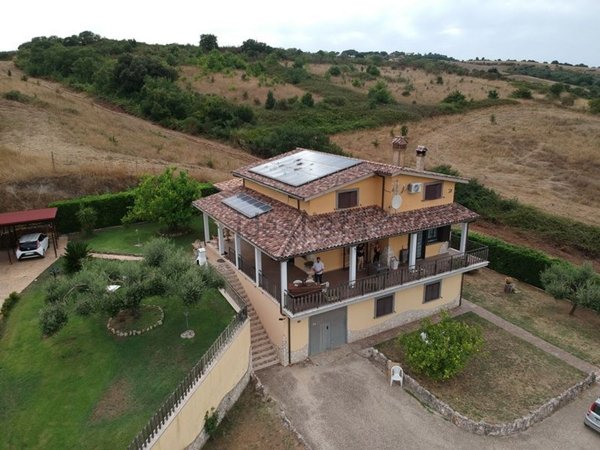 casa indipendente in vendita ad Anguillara Sabazia