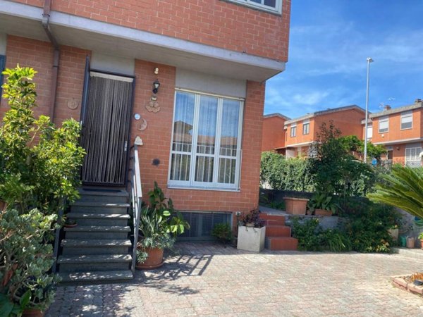 casa indipendente in vendita ad Anguillara Sabazia