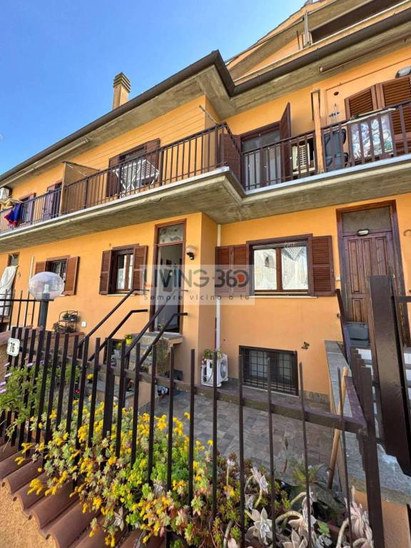 casa indipendente in vendita ad Anguillara Sabazia