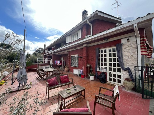 casa indipendente in vendita ad Anguillara Sabazia