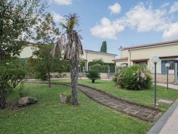 casa indipendente in vendita ad Anguillara Sabazia