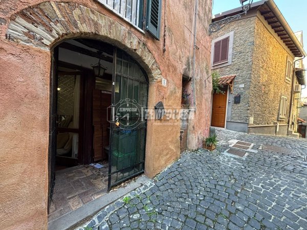 appartamento in vendita ad Anguillara Sabazia