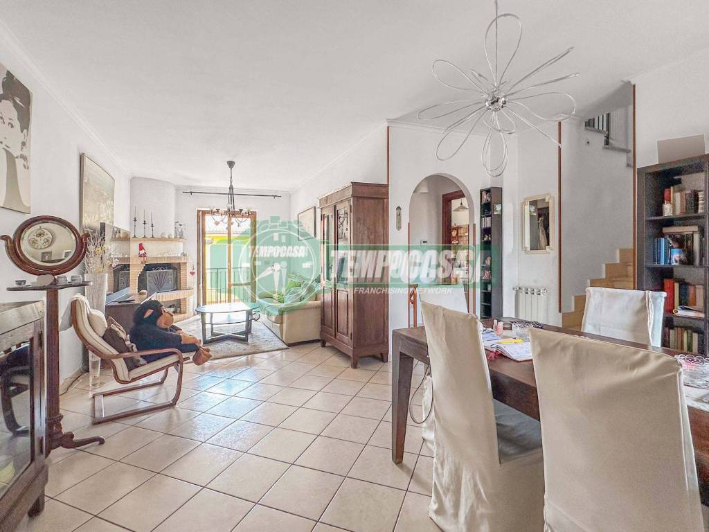 appartamento in vendita ad Anguillara Sabazia