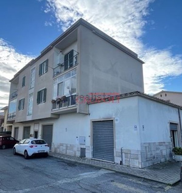 locale commerciale in vendita ad Anguillara Sabazia