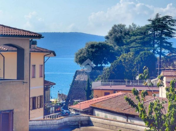 appartamento in vendita ad Anguillara Sabazia