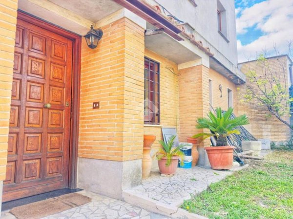 appartamento in vendita ad Anguillara Sabazia