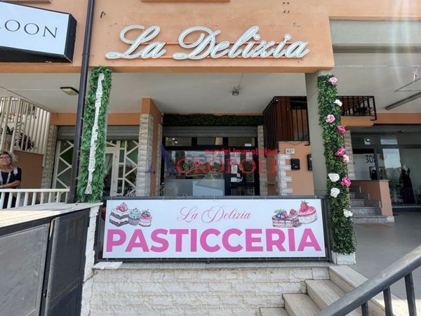 locale commerciale in vendita ad Anguillara Sabazia