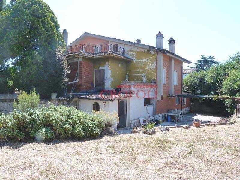 casa indipendente in vendita ad Anguillara Sabazia