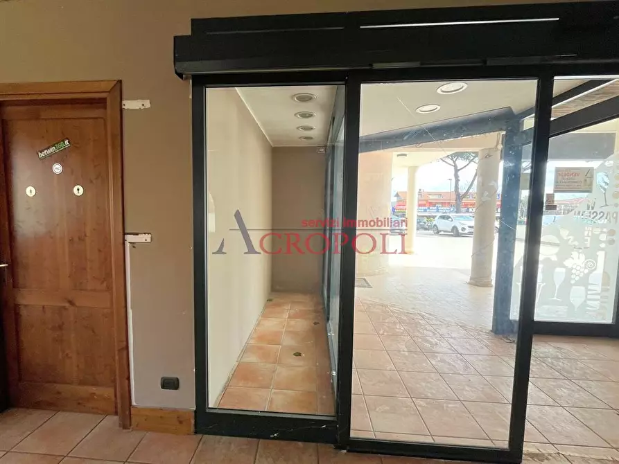 negozio in vendita ad Anguillara Sabazia