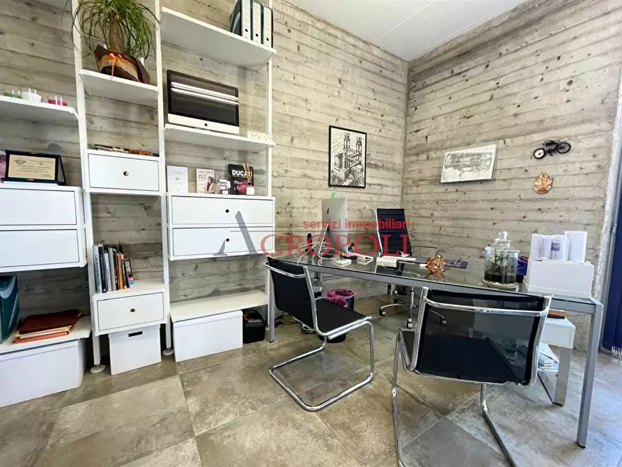 locale commerciale in vendita ad Anguillara Sabazia