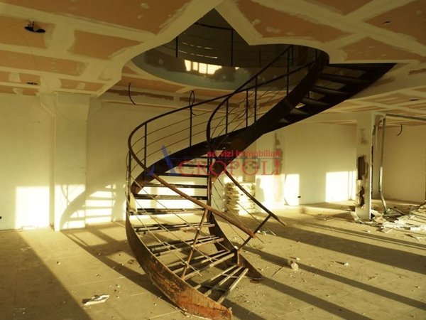 capannone in vendita ad Anguillara Sabazia