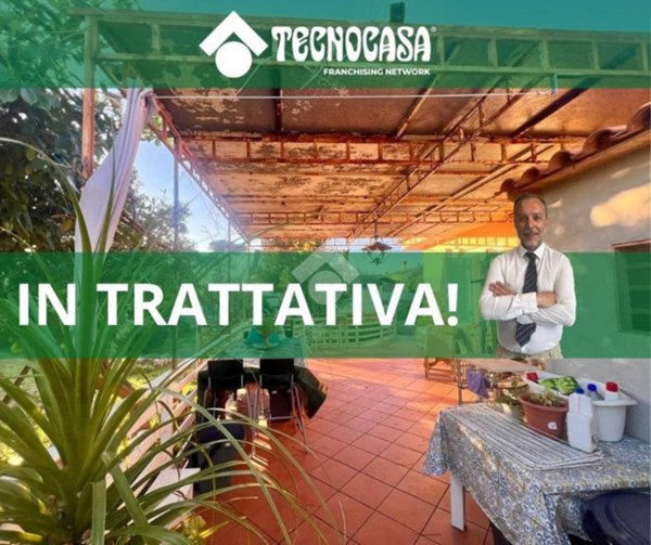 casa indipendente in vendita ad Anguillara Sabazia in zona Ponton dell'Elce