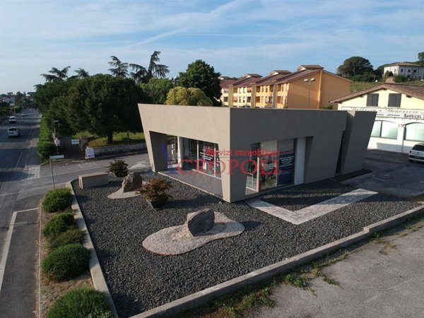 negozio in vendita ad Anguillara Sabazia
