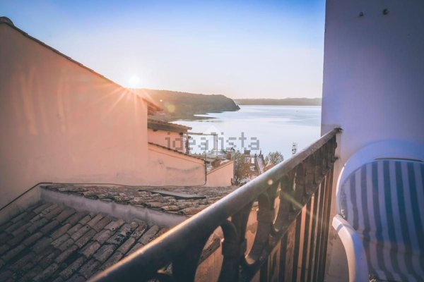 appartamento in vendita ad Anguillara Sabazia