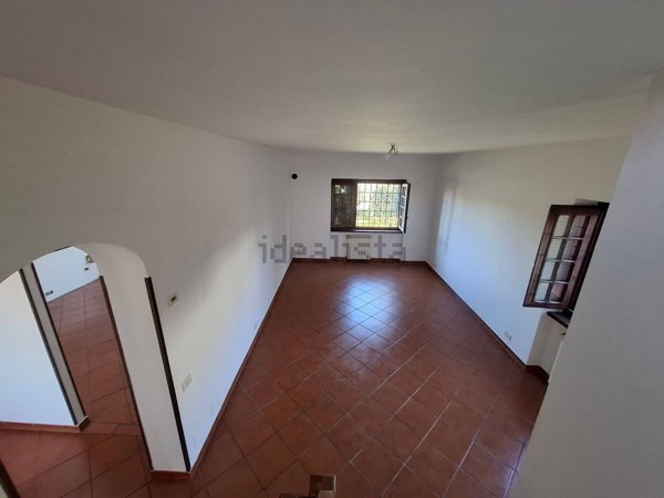 casa indipendente in vendita ad Anguillara Sabazia in zona Ponton dell'Elce