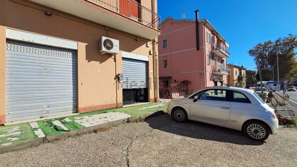 locale commerciale in vendita ad Anguillara Sabazia